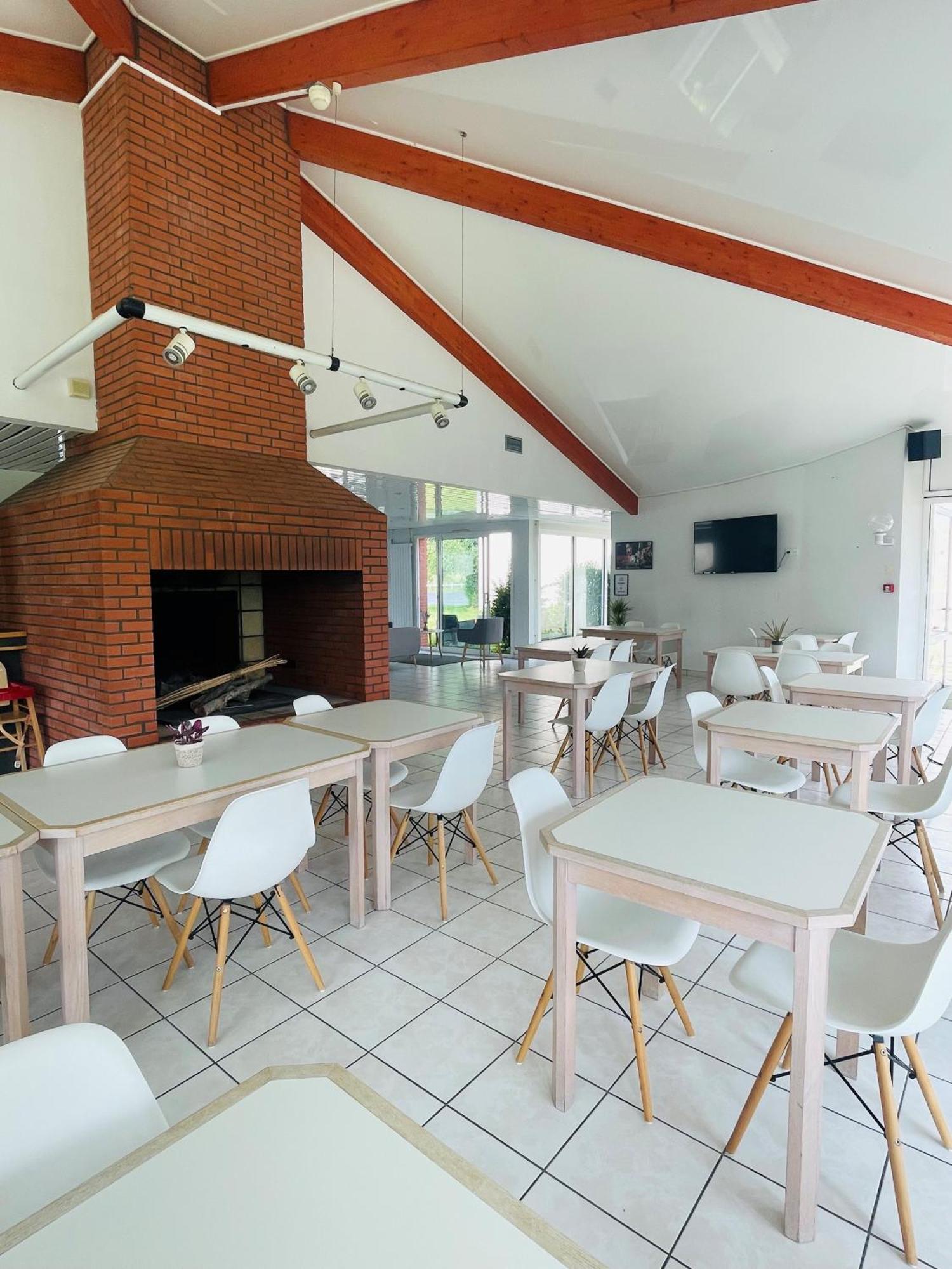 Hotel La Petite Auberge Chambretaud Екстериор снимка